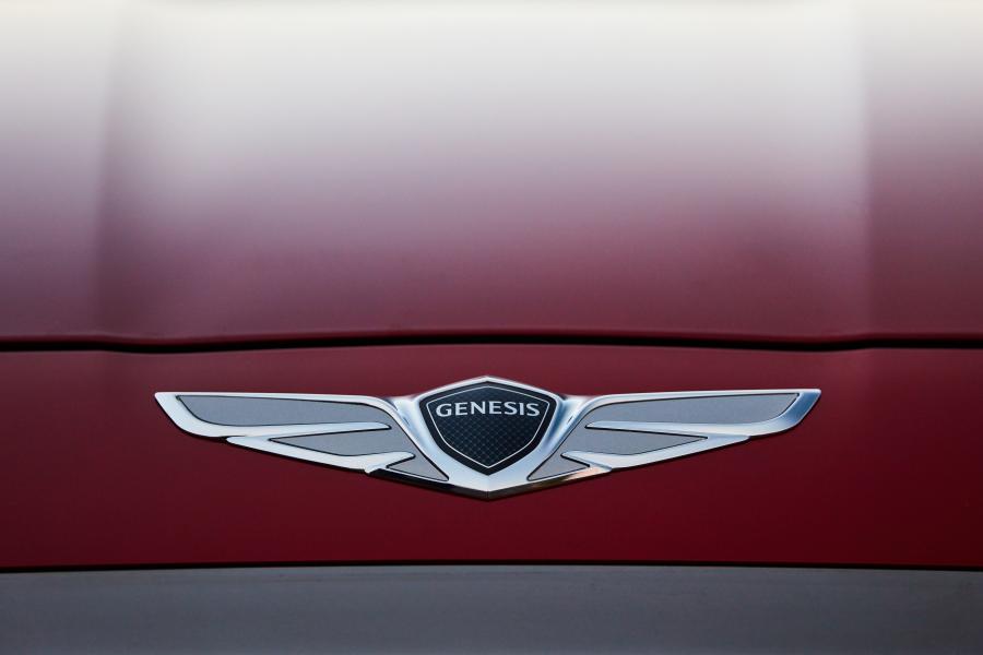 Логотип Genesis G70 3.3T 2019 года  (AU) (фото 33 из 40)